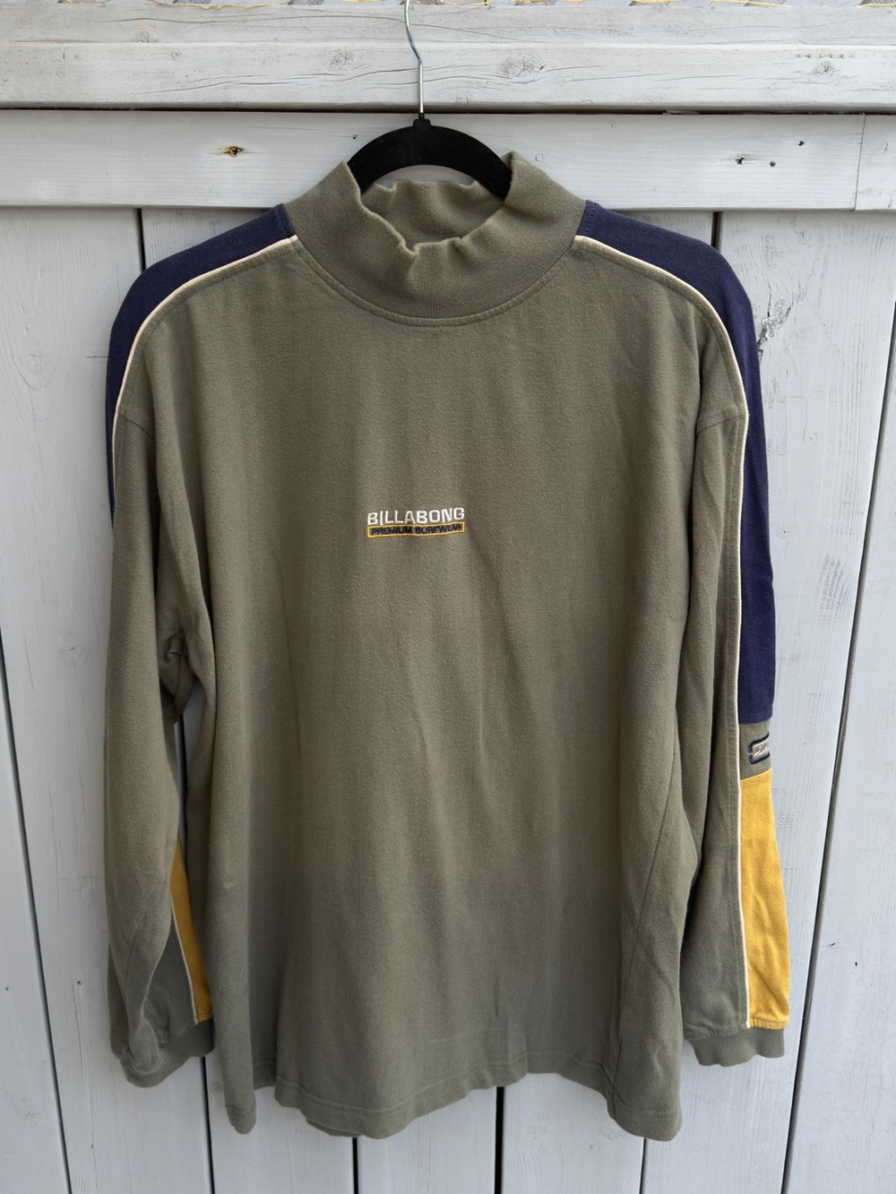 Vintage Y2K Billabong Men's Olive Mock Neck Long sleeved tee size Large